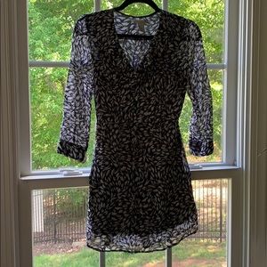 Size 2 h&m navy and white dress! Very gently used